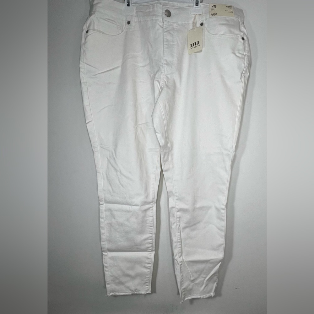 a.n.a a new approach women’s mid rise skinny white jeans,Size  18W